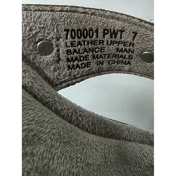 Minnetonka Pewter Leather Embellished Thong Sandals Size 7 - Picture 9 of 15